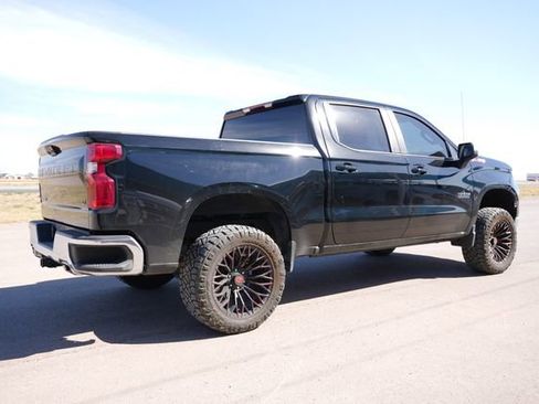 Used 2023 Chevrolet Silverado 1500 LT w/ Z71 Off-Road Package image 4