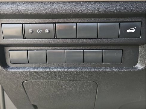 Used 2025 Mitsubishi Outlander AWD image 21