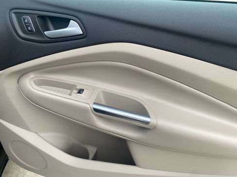 Used 2019 Ford Escape Titanium image 35