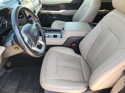 Used 2024 Ford Expedition Limited RWD image 16