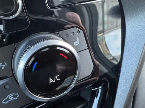 Certified 2021 Toyota Highlander XLE image 17