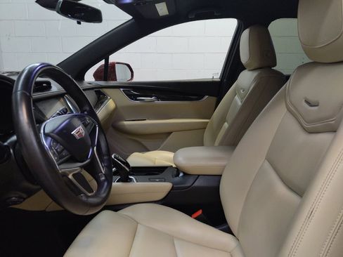 Used 2018 Cadillac XT5 FWD image 17