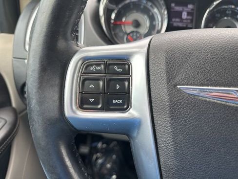 Used 2013 Chrysler Town & Country Touring FWD image 25