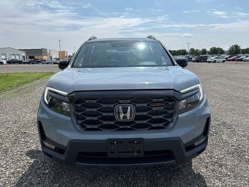 Used 2024 Honda Passport TrailSport image 2