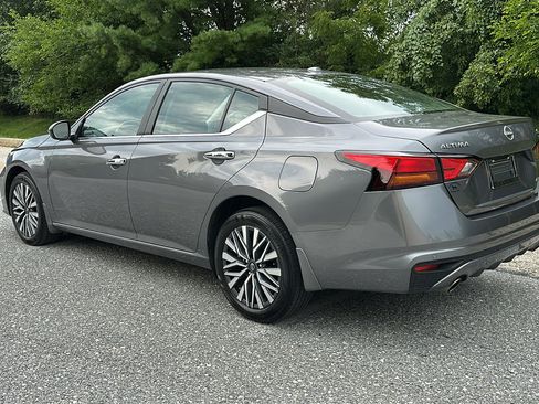 Certified 2024 Nissan Altima 2.5 SV w/ SV Premium Package AWD/4WD image 7