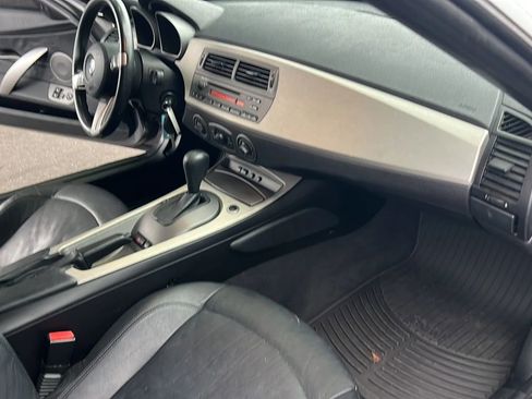 Used 2004 BMW Z4 2.5i image 24