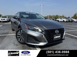 Used 2024 Nissan Altima 2.5 SV image 1