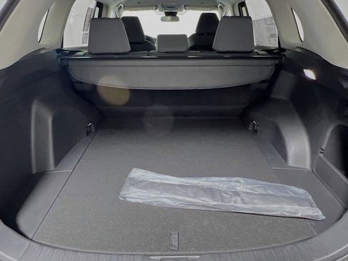 Used 2025 Toyota RAV4 XLE AWD/4WD image 35