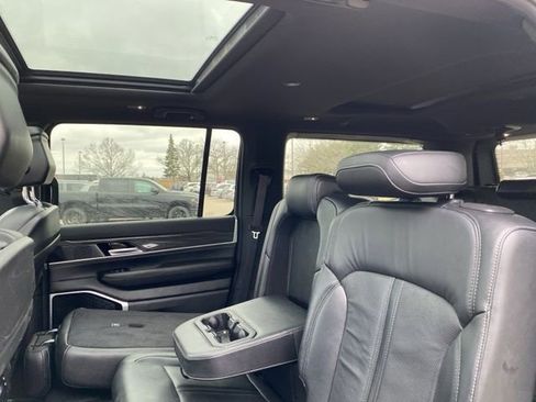 Used 2022 Jeep Wagoneer Series III w/ Premium Group I image 18