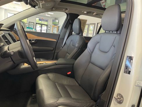 Used 2025 Volvo XC90 B5 Plus w/ Protection Package Premier AWD/4WD image 26