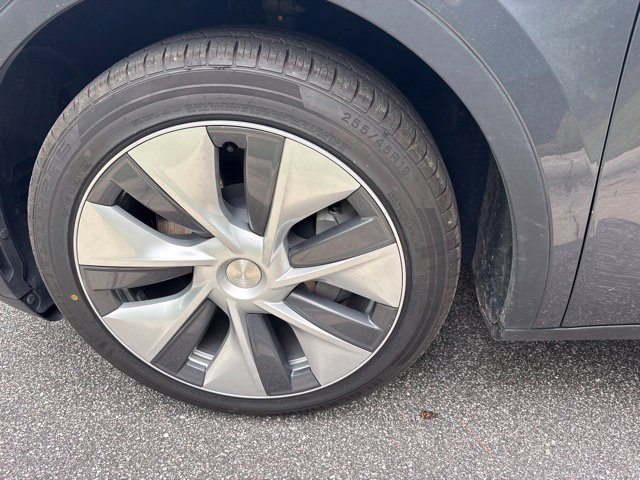Used 2023 Tesla Model Y Long Range AWD/4WD image 5