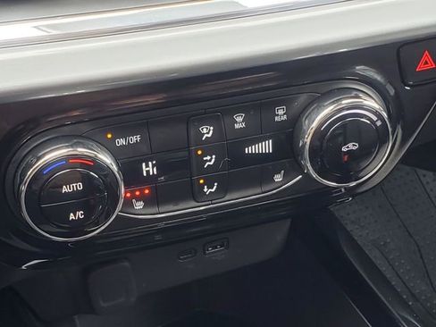 Used 2025 Chevrolet Trax LT w/ Driver Confidence Package image 23