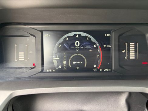 Certified 2025 Toyota Tacoma SR5 AWD/4WD image 14