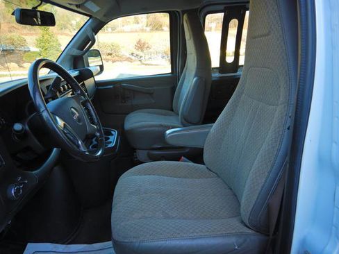 Used 2019 GMC Savana 3500 G3500 Cargo w/ Driver Convenience Package image 14