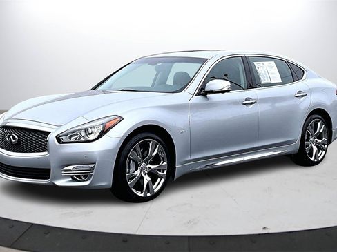 Used 2018 INFINITI Q70 L 3.7 image 4
