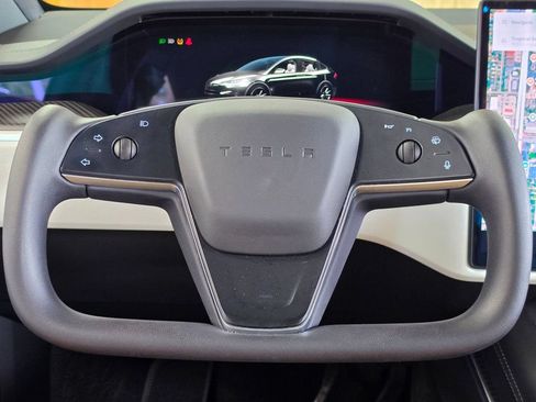 Used 2022 Tesla Model X Plaid AWD/4WD image 32