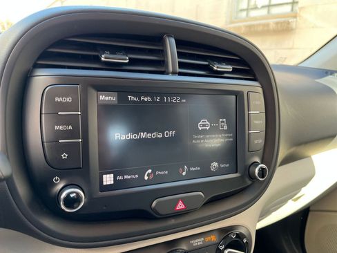 Used 2025 Kia Soul LX w/ LX Technology Package image 20