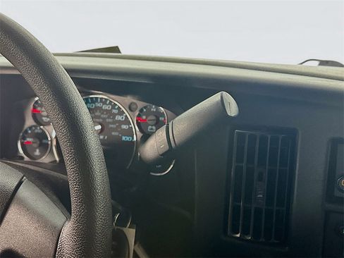 Used 2020 Chevrolet Express 3500 LT w/ LT Preferred Equipment Group image 16