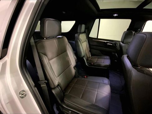 Used 2025 Chevrolet Tahoe High Country w/ Sun And Tow Package AWD/4WD image 23