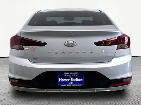 Used 2019 Hyundai Elantra SE FWD image 4