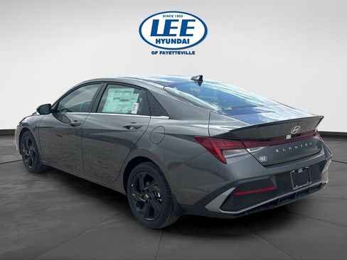 New 2026 Hyundai Elantra SEL Sport FWD image 4