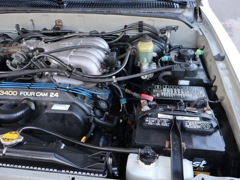 Used 2000 Toyota 4Runner SR5 image 37