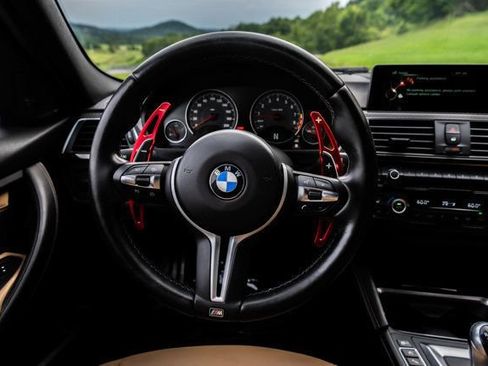 Used 2016 BMW M3 RWD image 19