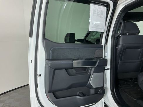 Used 2025 Ford F450 Platinum w/ FX4 Off-Road Package image 31