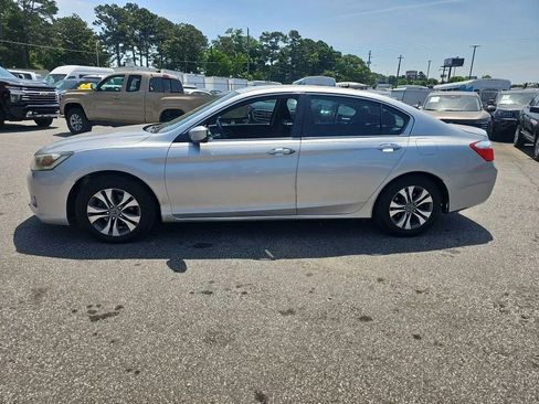 Used 2014 Honda Accord LX image 19