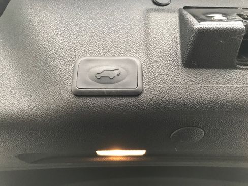 Used 2017 GMC Acadia Limited SLT image 18