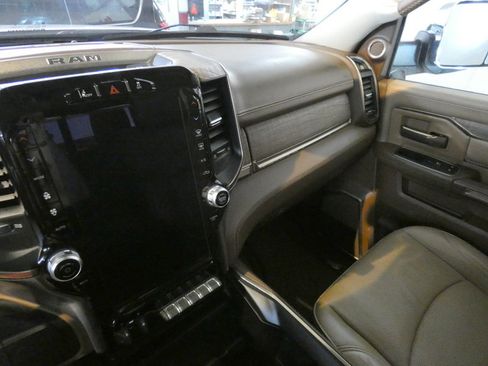 Used 2021 RAM 2500 Limited AWD/4WD image 12