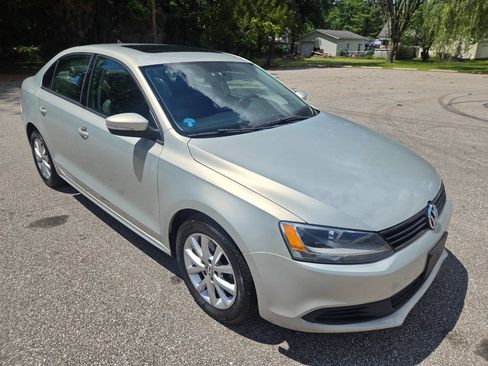 Used 2011 Volkswagen Jetta SE FWD image 14