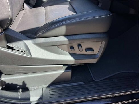 Used 2018 GMC Sierra 1500 SLT image 25