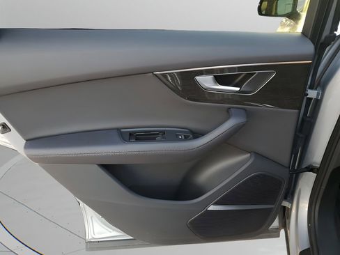 Used 2024 Audi Q7 3.0T Premium Plus image 17