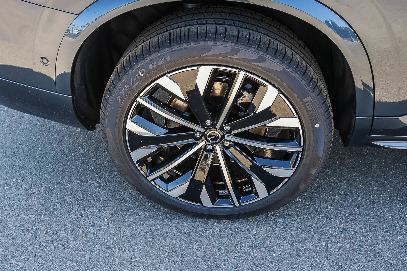 New 2026 Volvo XC90 T8 Plus w/ Protection Package Premier AWD/4WD image 12