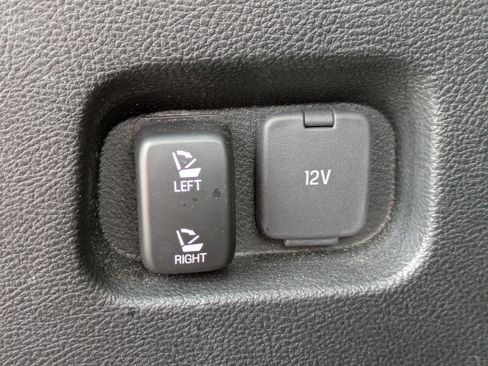 Used 2021 Ford Edge Titanium image 14