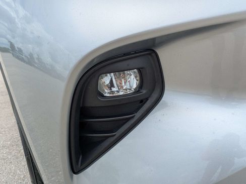 Used 2022 Toyota Highlander LE FWD image 11