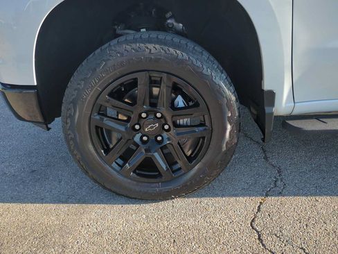 Used 2024 Chevrolet Silverado 1500 LT Trail Boss AWD/4WD image 33