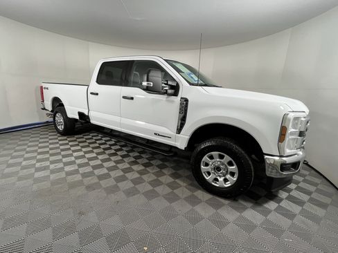 Used 2024 Ford F350 XLT image 6