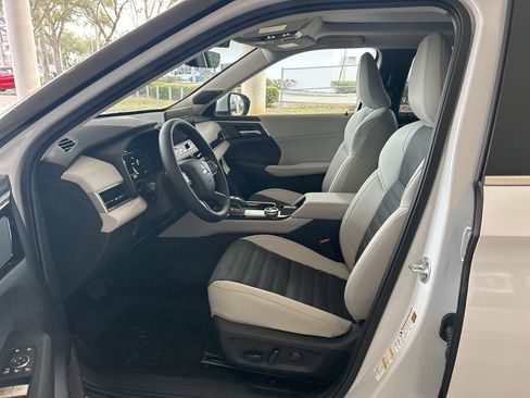 New 2026 Mitsubishi Outlander SE image 5