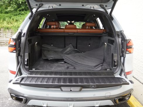 Used 2024 BMW X5 xDrive40i w/ M Sport Package AWD/4WD image 30