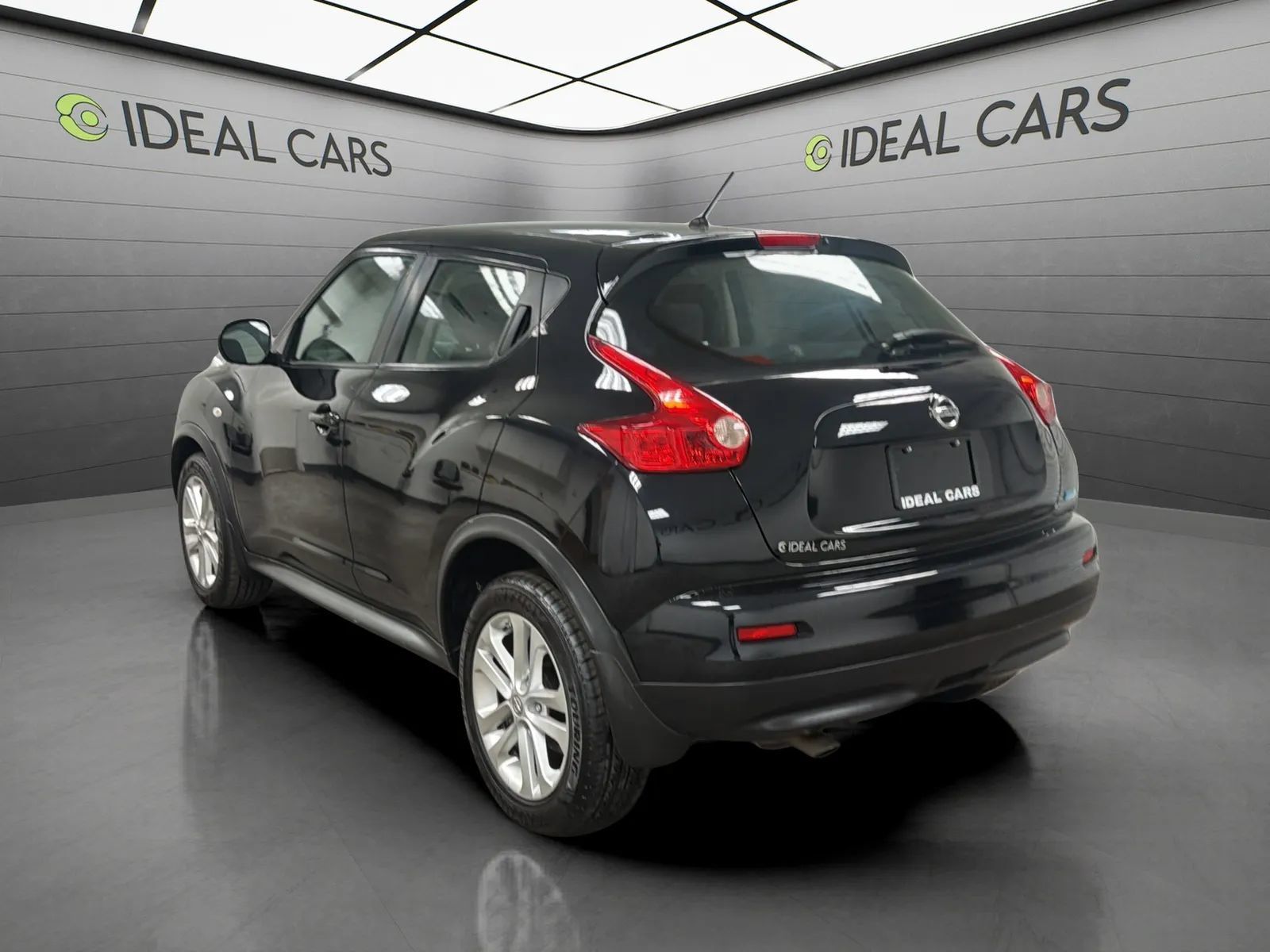 Used 2013 Nissan Juke S FWD image 3