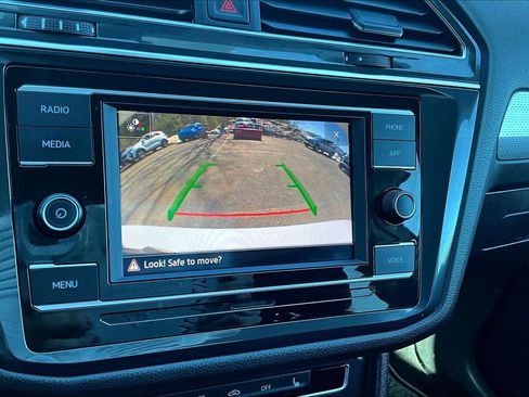 Used 2023 Volkswagen Tiguan S image 9