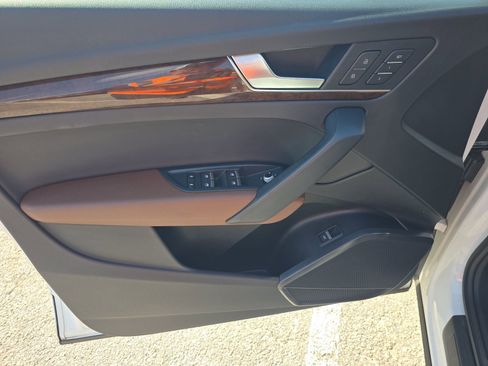 Used 2020 Audi Q5 2.0T Premium w/ Convenience Package image 17