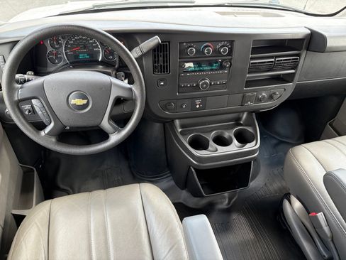 Used 2016 Chevrolet Express 2500 RWD image 13