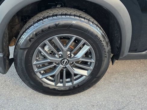 Used 2023 Nissan Rogue S image 24