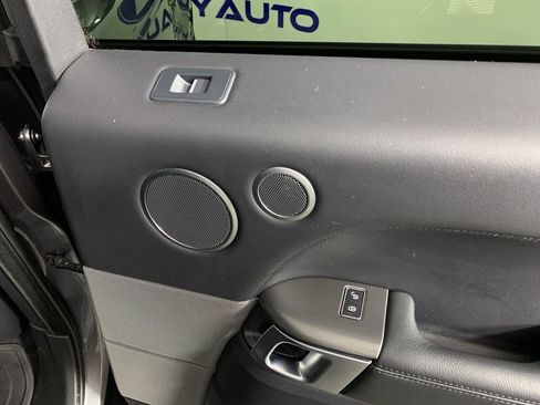 Used 2016 Land Rover Range Rover Sport SE image 37