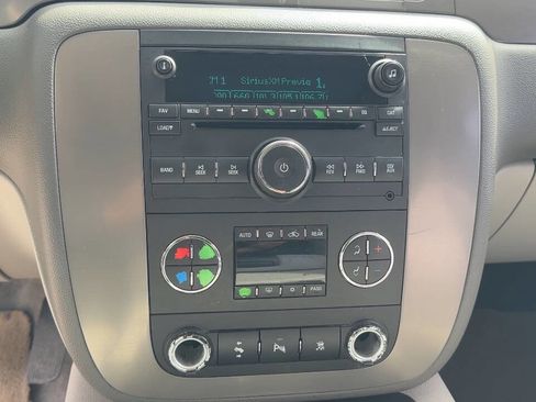 Used 2009 Chevrolet Suburban LT w/ Luxury Package image 25