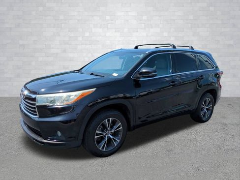 Used 2016 Toyota Highlander XLE FWD image 9