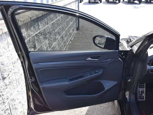 Used 2024 Volkswagen GTI SE FWD image 17